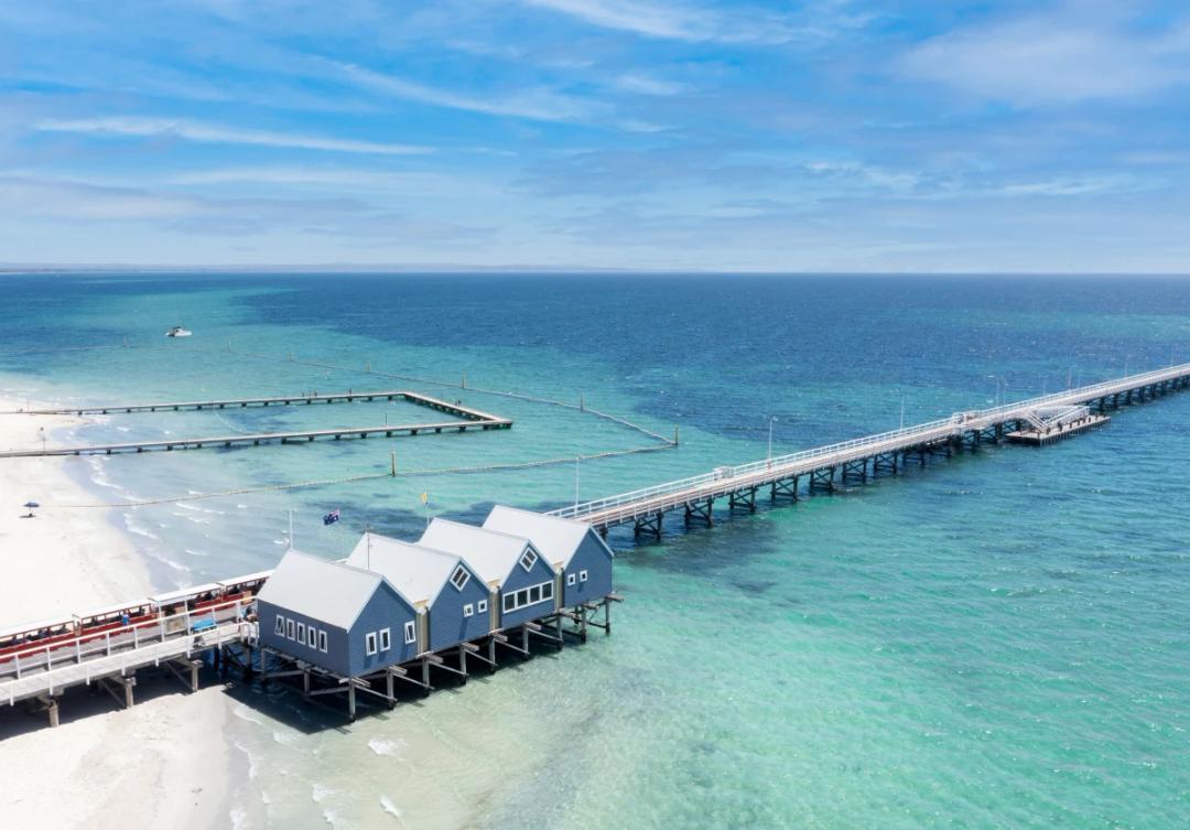 https://media.leisurecom.com/cruise/image-2025-11-20-08-54-42.webp