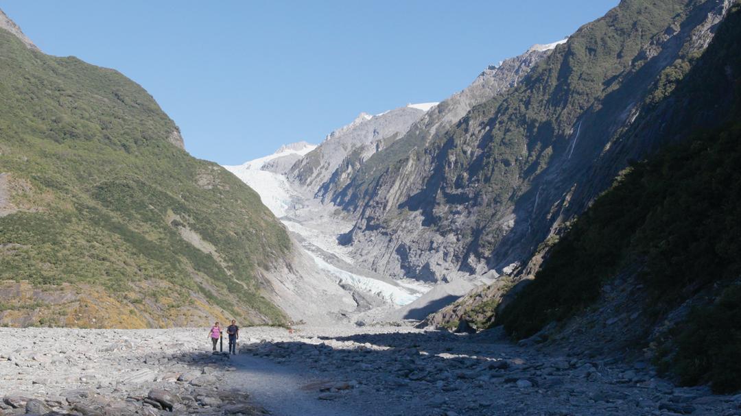 https://media.leisurecom.com/tour/tour-2026-10-04-06-13-56-1.jpg